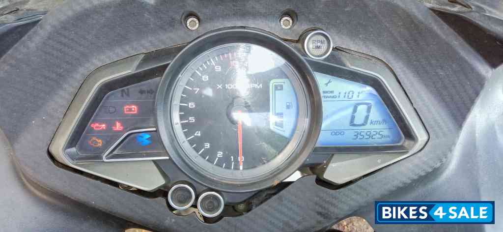 Bajaj Pulsar RS 200 ABS