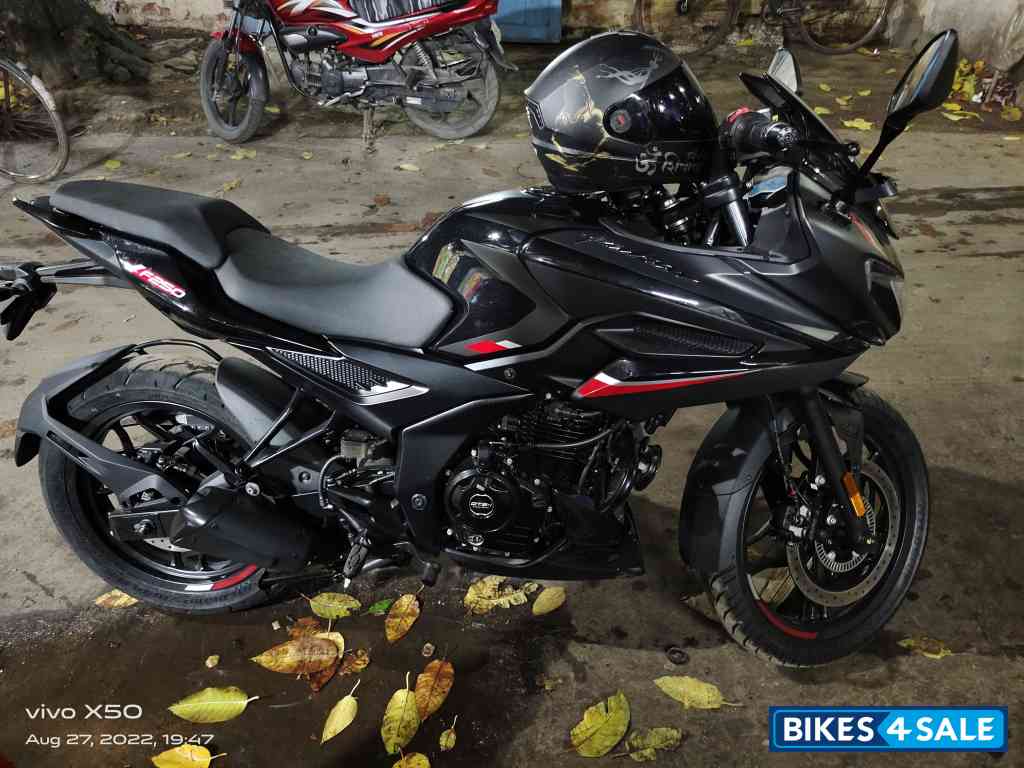 Black Bajaj Pulsar F250
