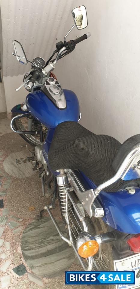 Bajaj Avenger 220 DTS-i