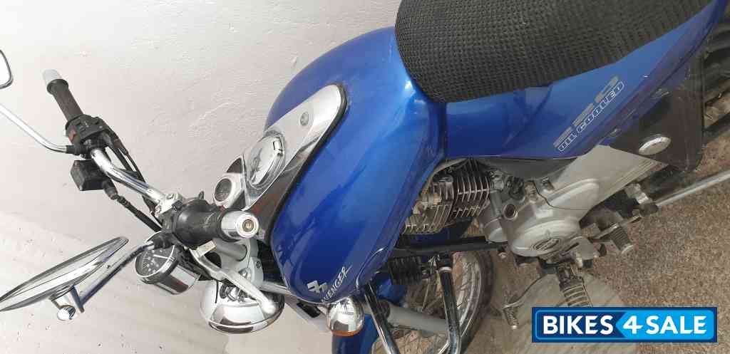 Bajaj Avenger 220 DTS-i