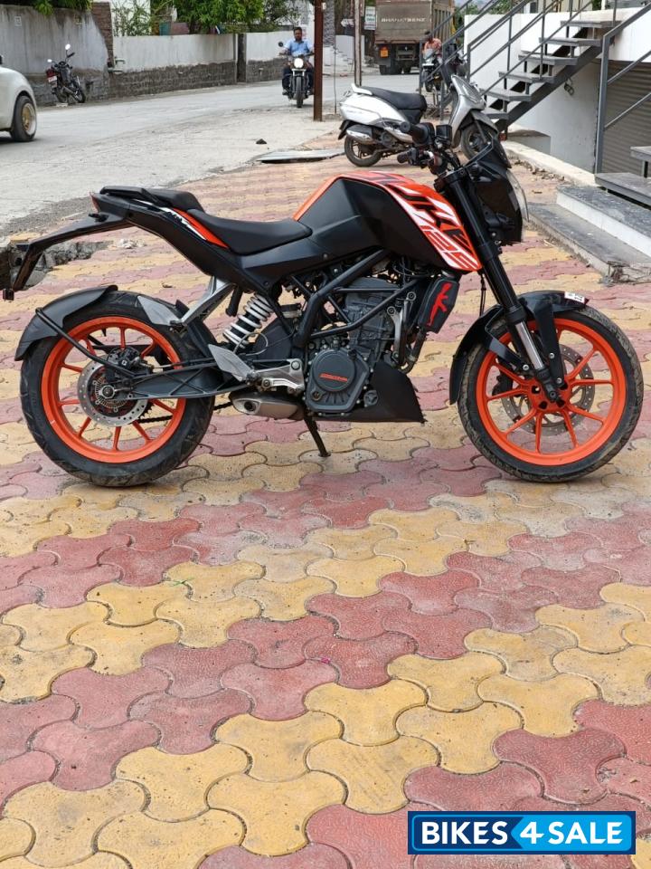 KTM Duke 125