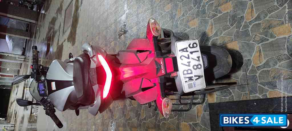 Silver Suzuki Gixxer SF 250