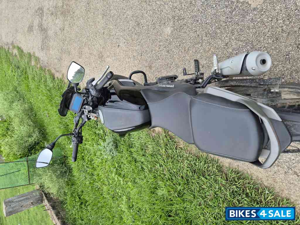 Black TVS Raider Split Seat