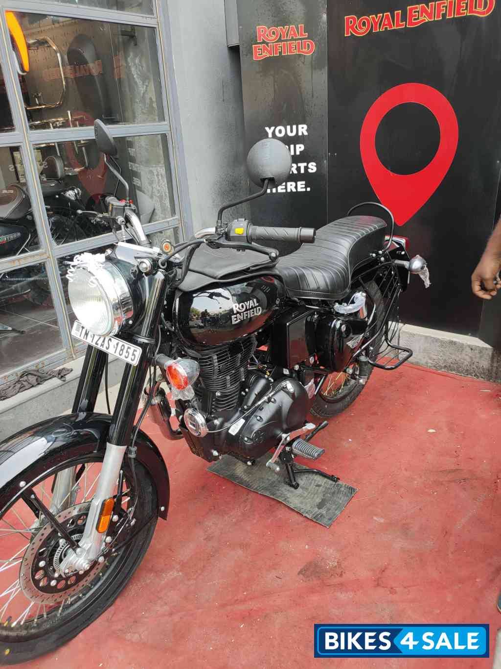 Black Royal Enfield Bullet Standard 350 Black Royal Enfield Bullet Standard 350