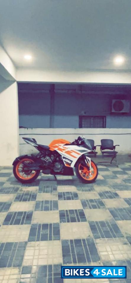 Orange KTM RC 125 2020