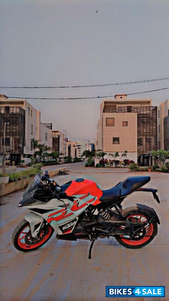 Orange KTM RC 125 2020
