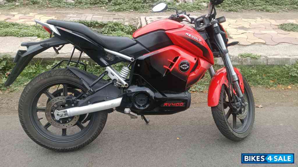 Eclipse Red Revolt RV400 Eclipse Red