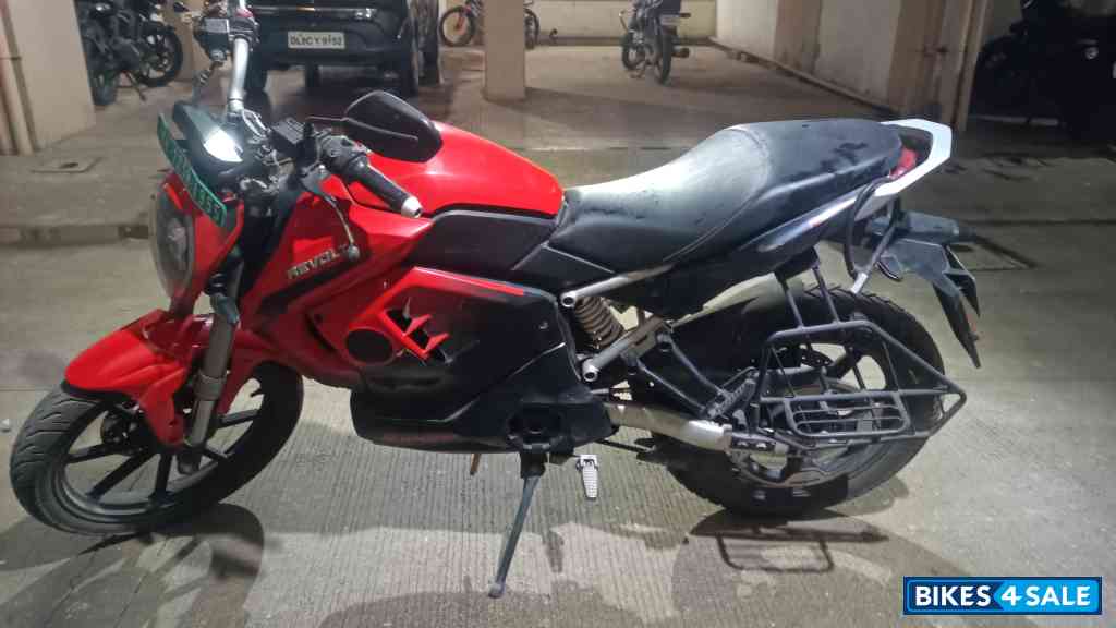 Eclipse Red Revolt RV400 Eclipse Red Eclipse Red Revolt RV400 Eclipse Red