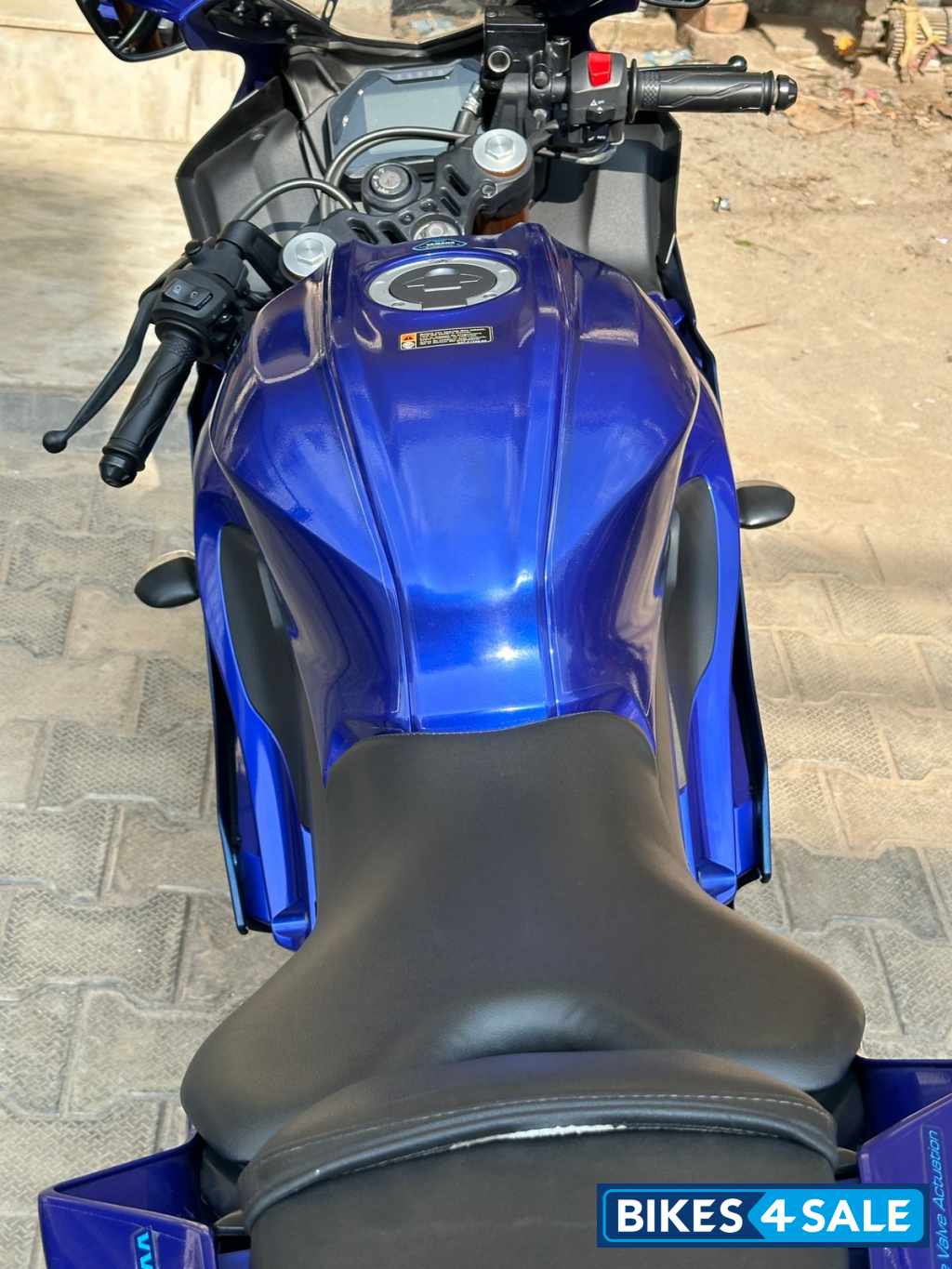 Blue Yamaha R15 V4