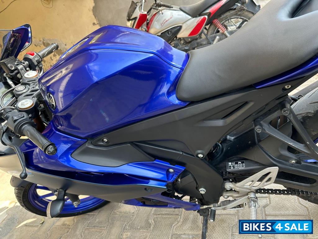 Blue Yamaha R15 V4