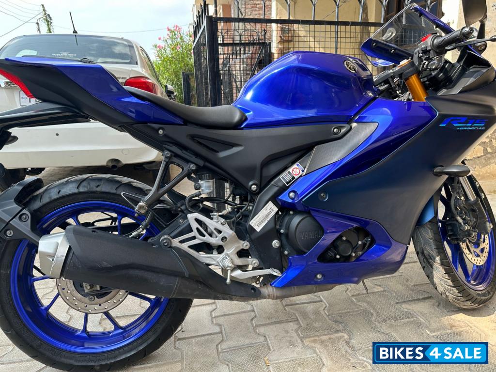 Blue Yamaha R15 V4