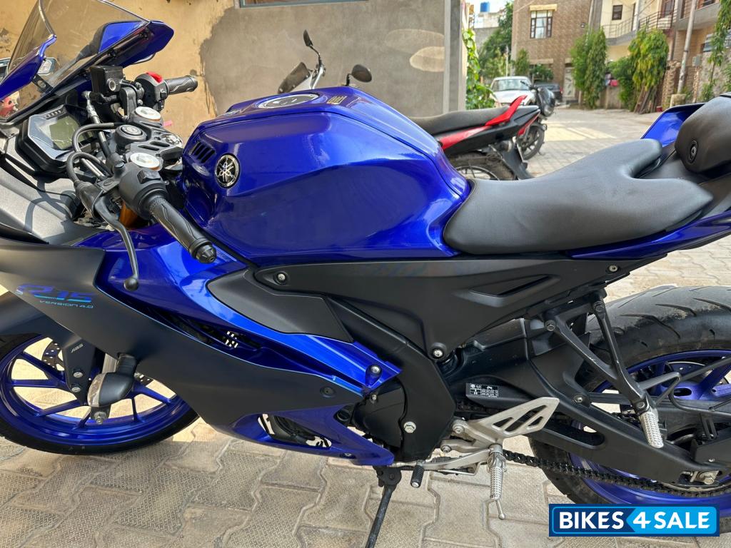 Blue Yamaha R15 V4