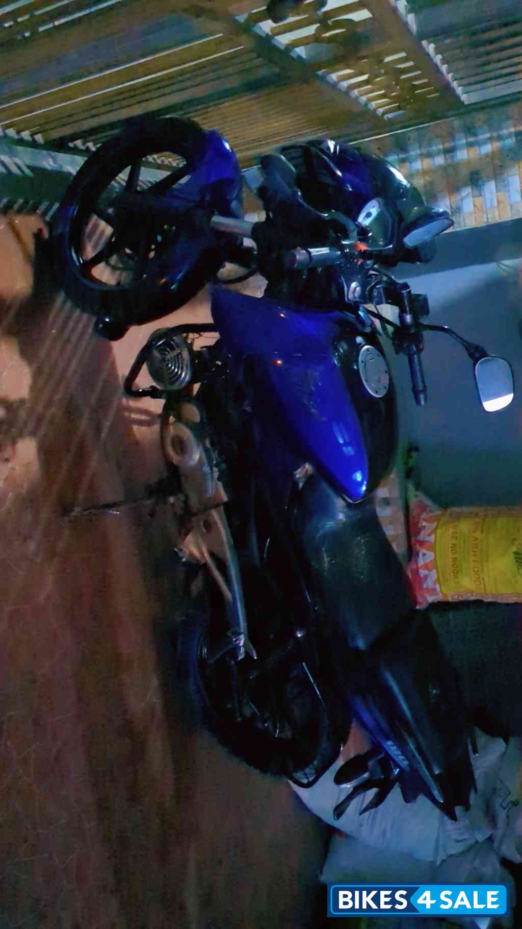 Blue Bajaj Pulsar 180 DTSi