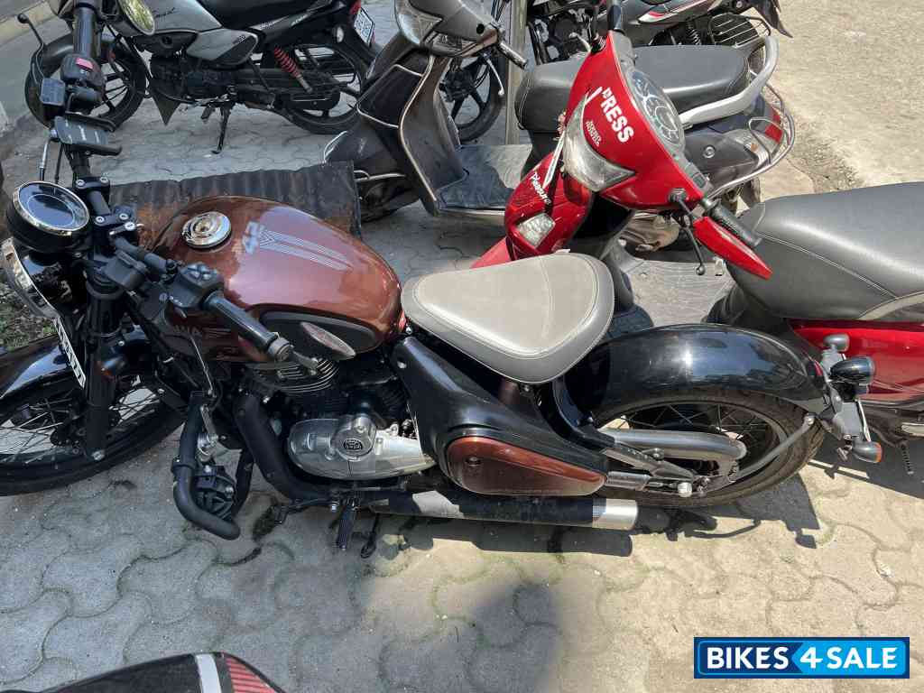 Jawa 42 Bobber Dual Channel ABS