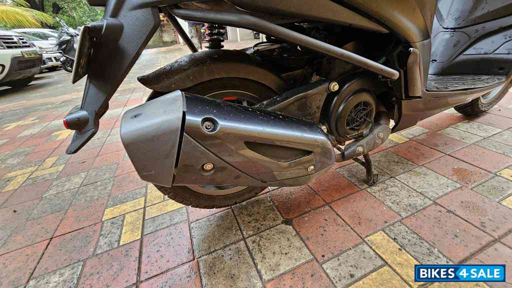 Black Aprilia SXR 160