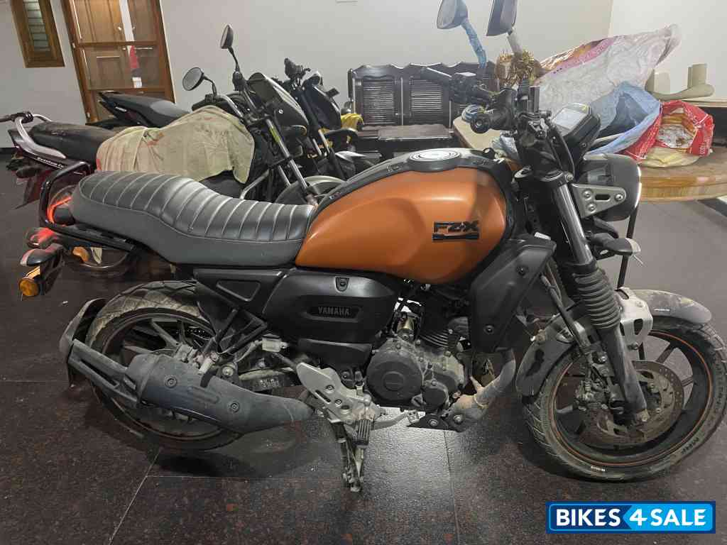 Orange Yamaha FZ-X