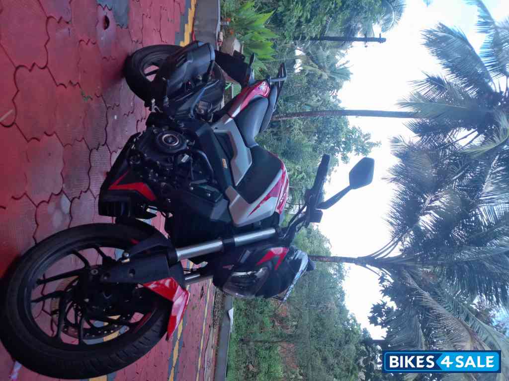 Bajaj Dominar 250 2022