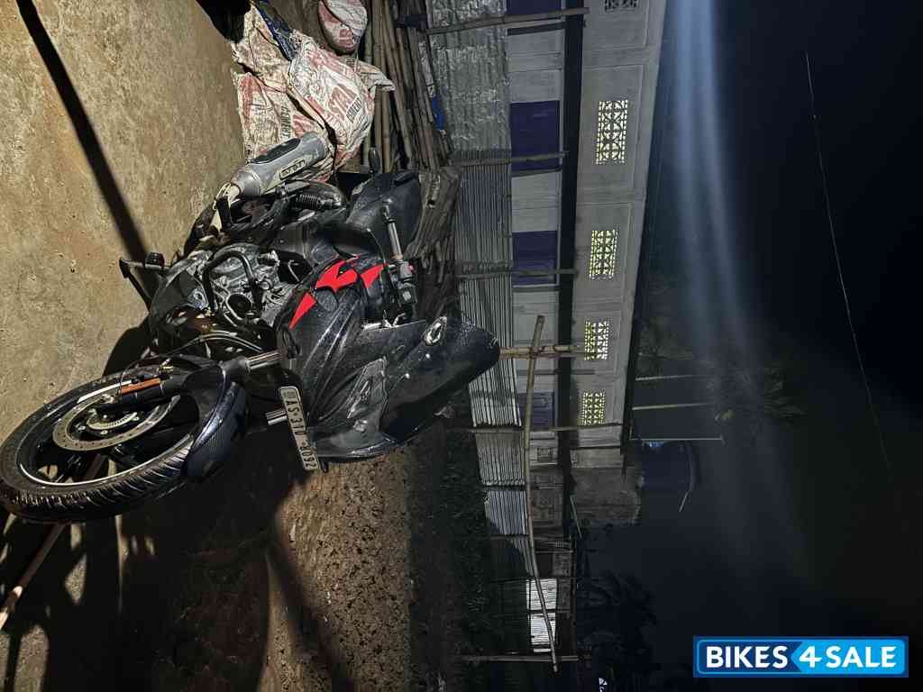 Bajaj Pulsar 220F BS6