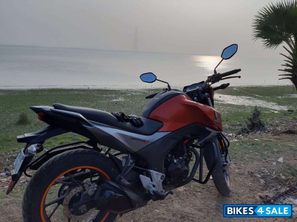 Metallic Orange Honda CB Hornet 160R