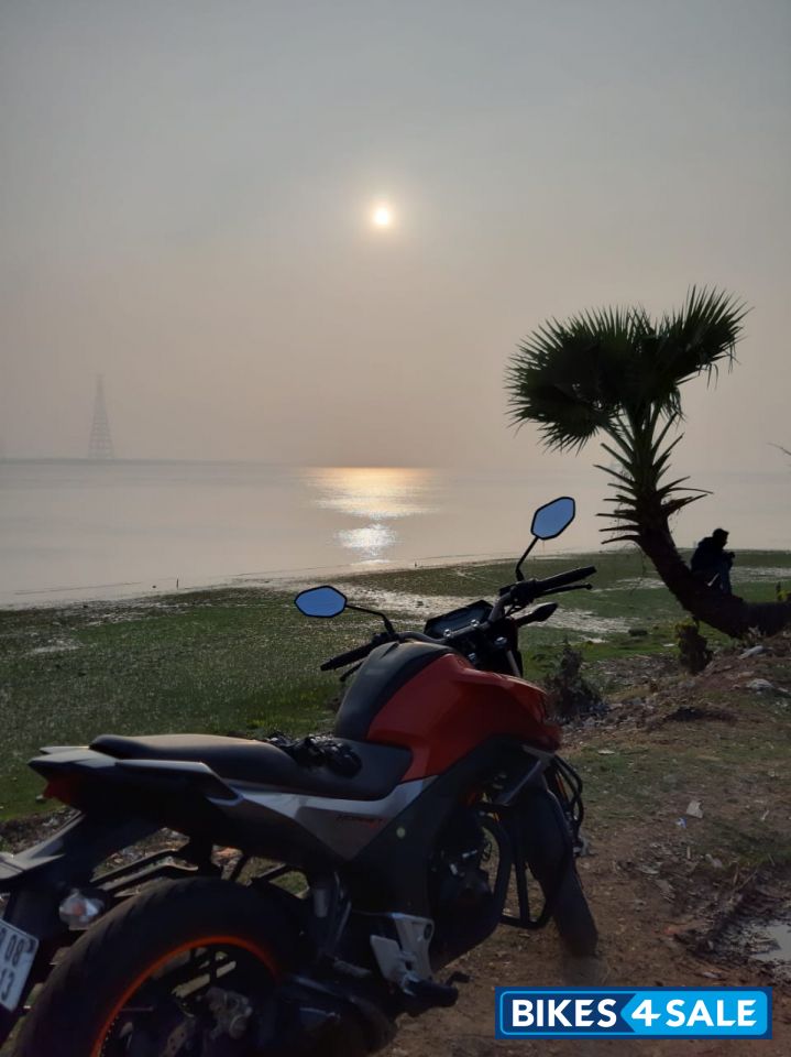 Metallic Orange Honda CB Hornet 160R Metallic Orange Honda CB Hornet 160R