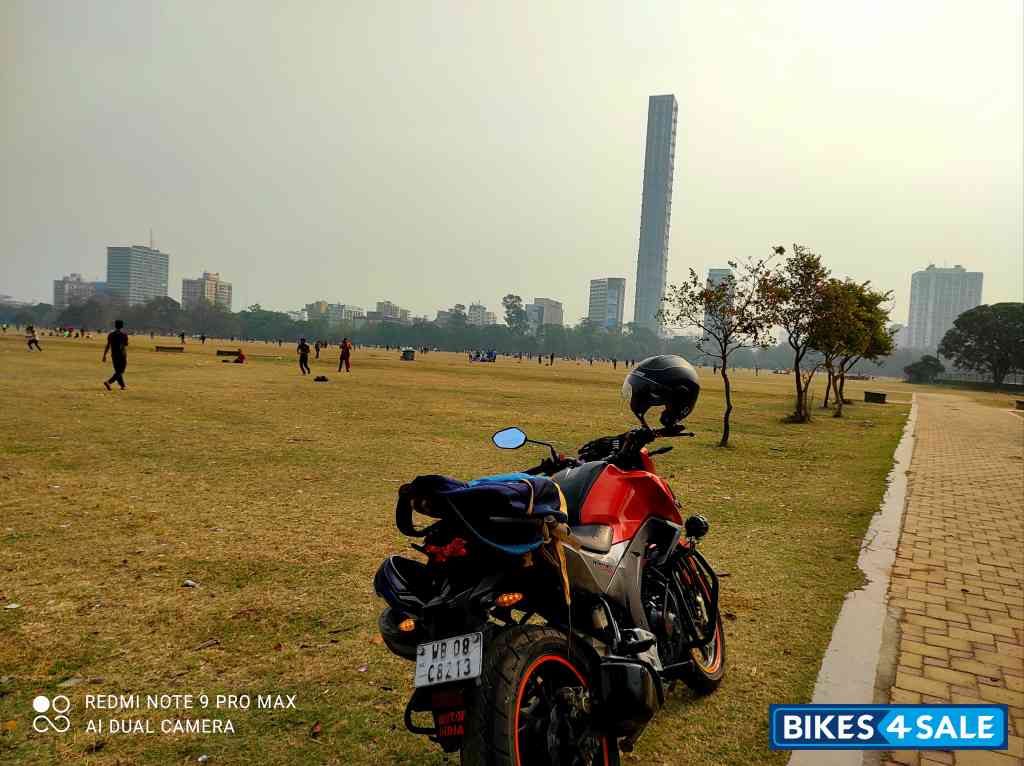 Metallic Orange Honda CB Hornet 160R Metallic Orange Honda CB Hornet 160R