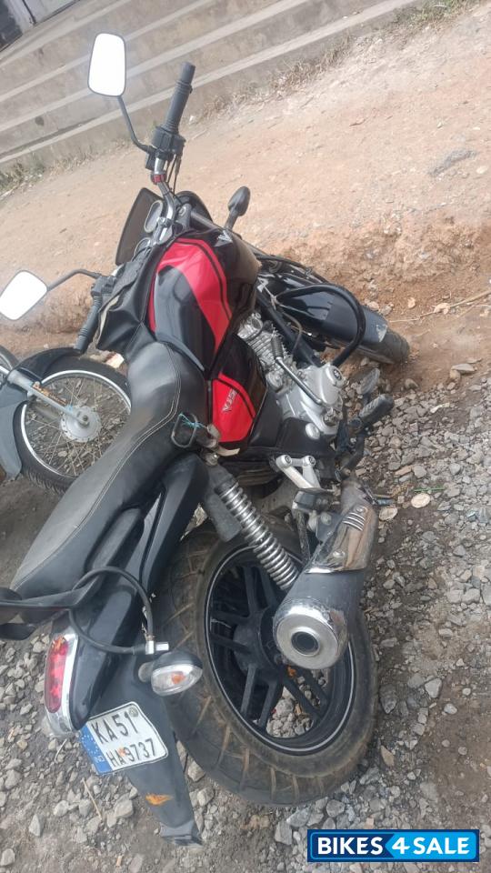 Bajaj V15
