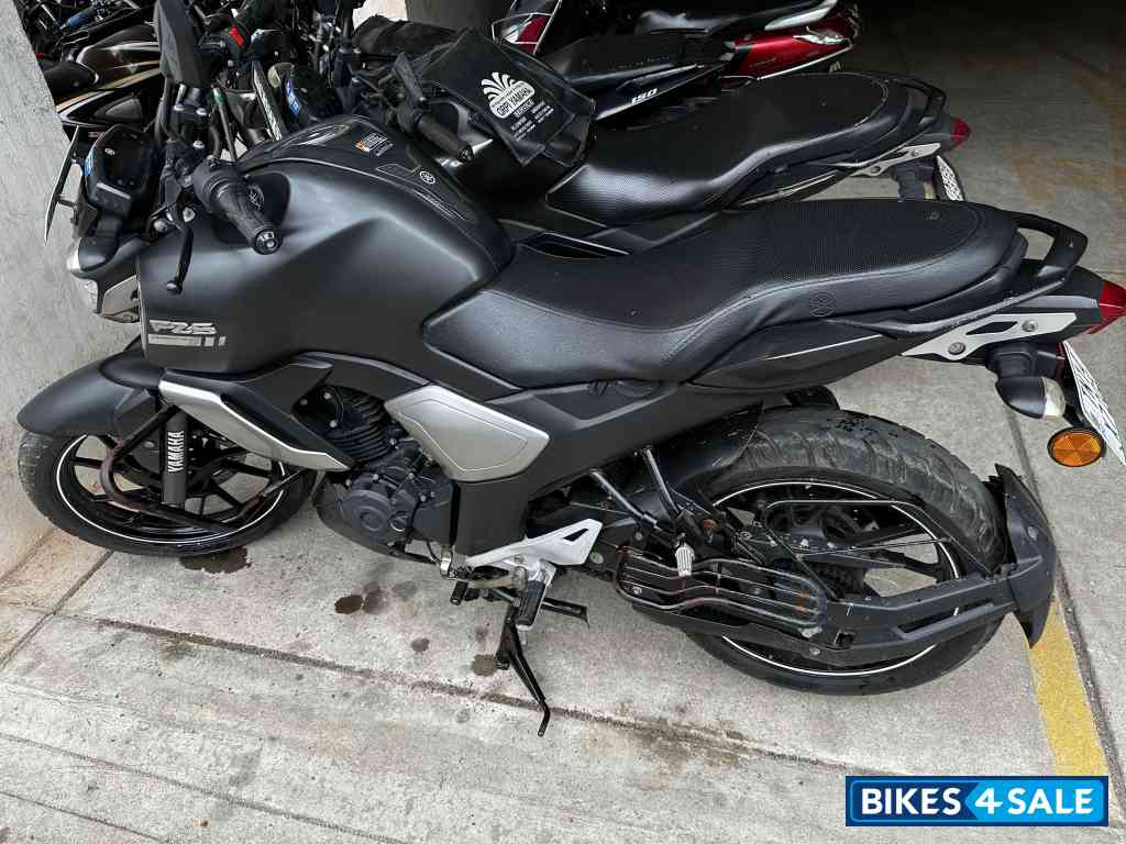 Matt Black Yamaha FZ FI V3 BS6