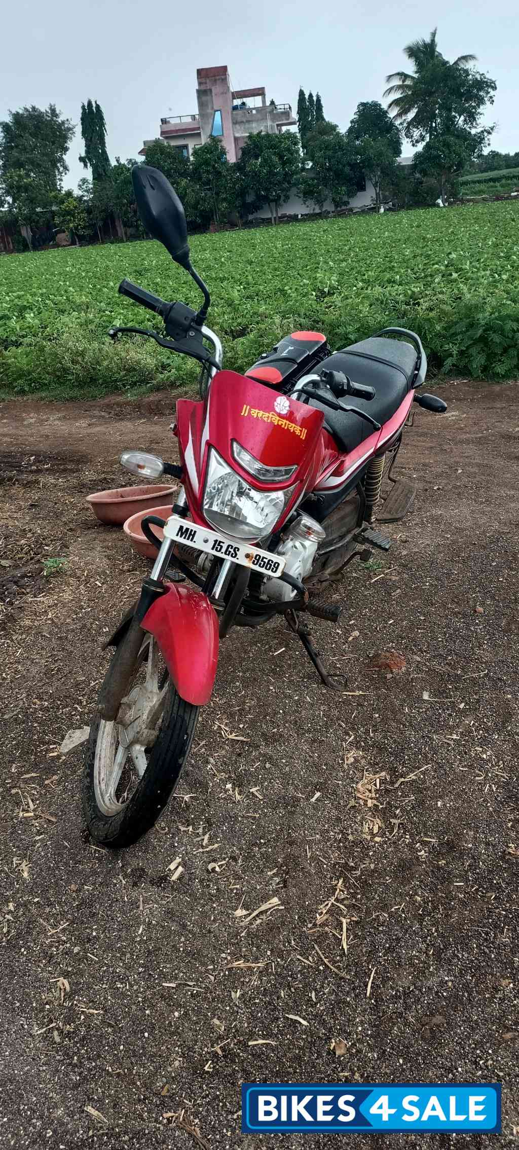 Red Bajaj Platina 100 ES