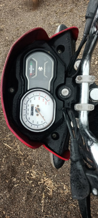 Red Bajaj Platina 100 ES