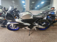 Mettalic Silver With Blue Yamaha R15M