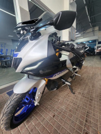Mettalic Silver With Blue Yamaha R15M