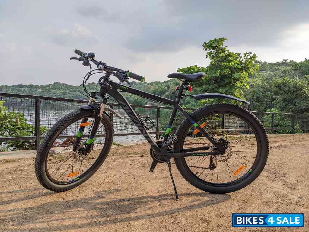 Bicycle  Avanti Black Thunder