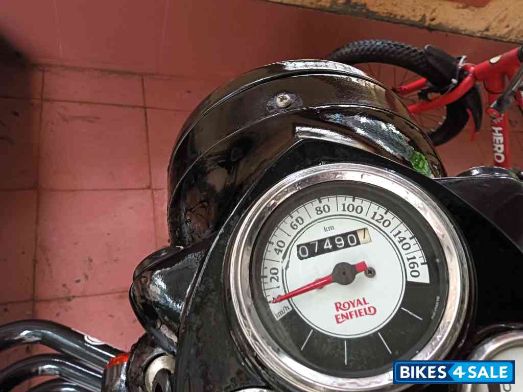 Royal Enfield Classic Stealth Black