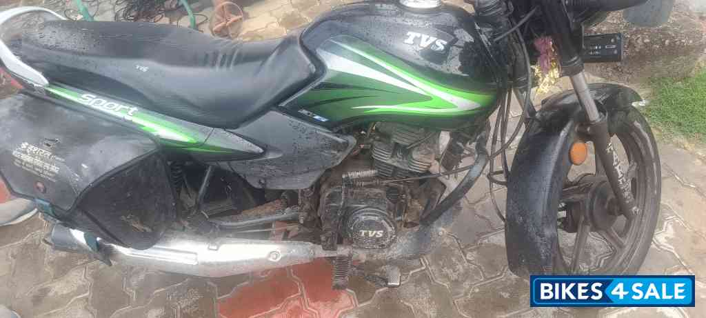 Green TVS Sport BS6 Green TVS Sport BS6
