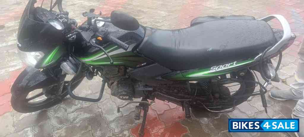 Green TVS Sport BS6 Green TVS Sport BS6