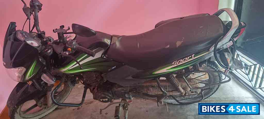 Green TVS Sport BS6 Green TVS Sport BS6