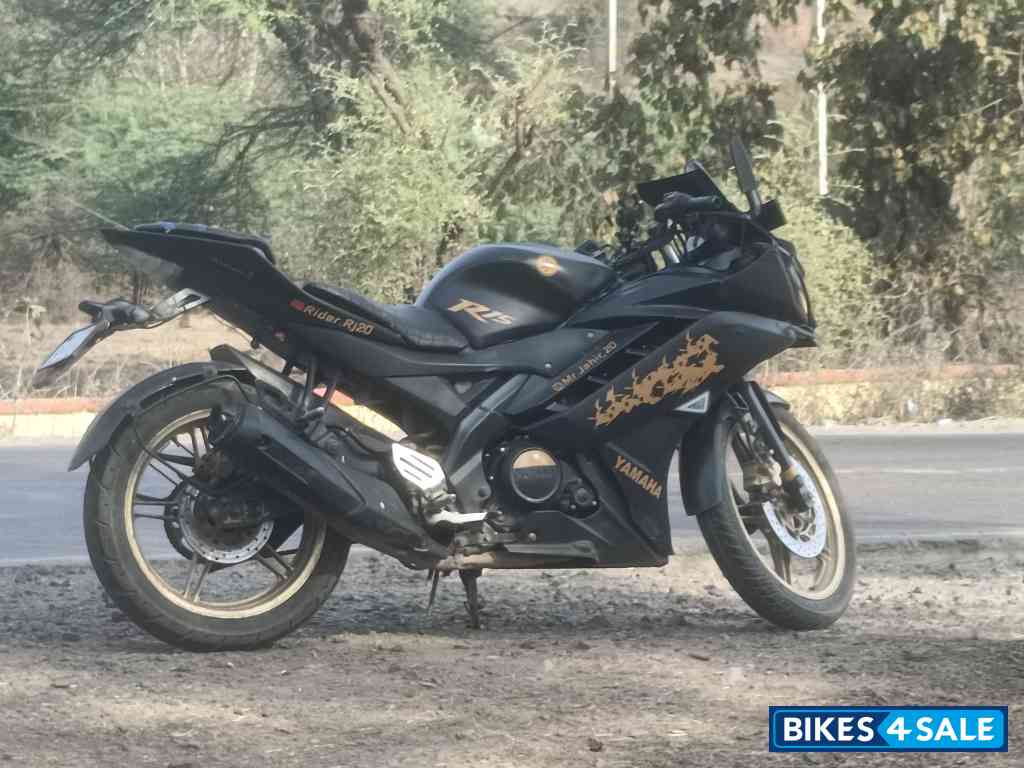 Yamaha YZF R15 V2
