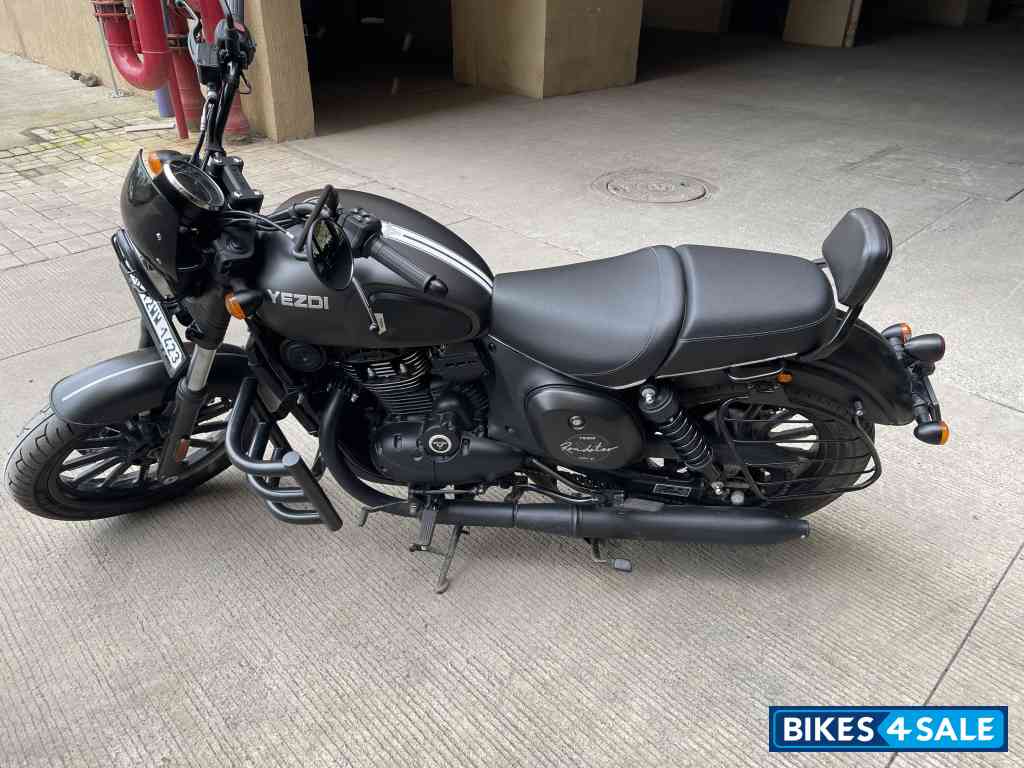 Yezdi Roadster Chrome