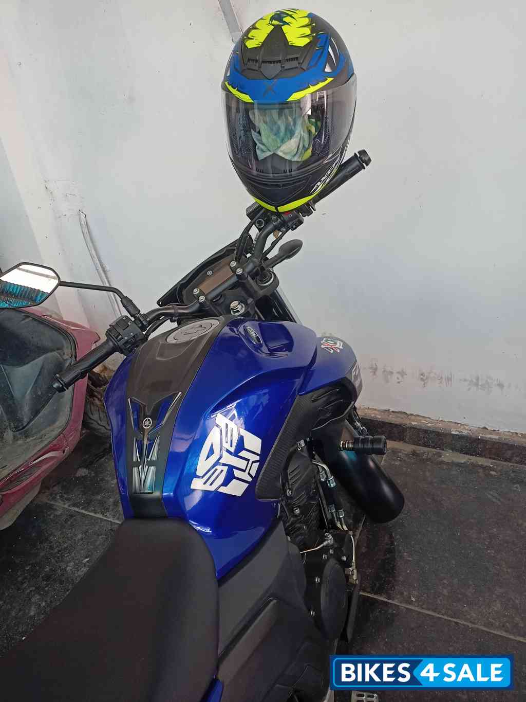 Blue Yamaha FZS 25 BS6