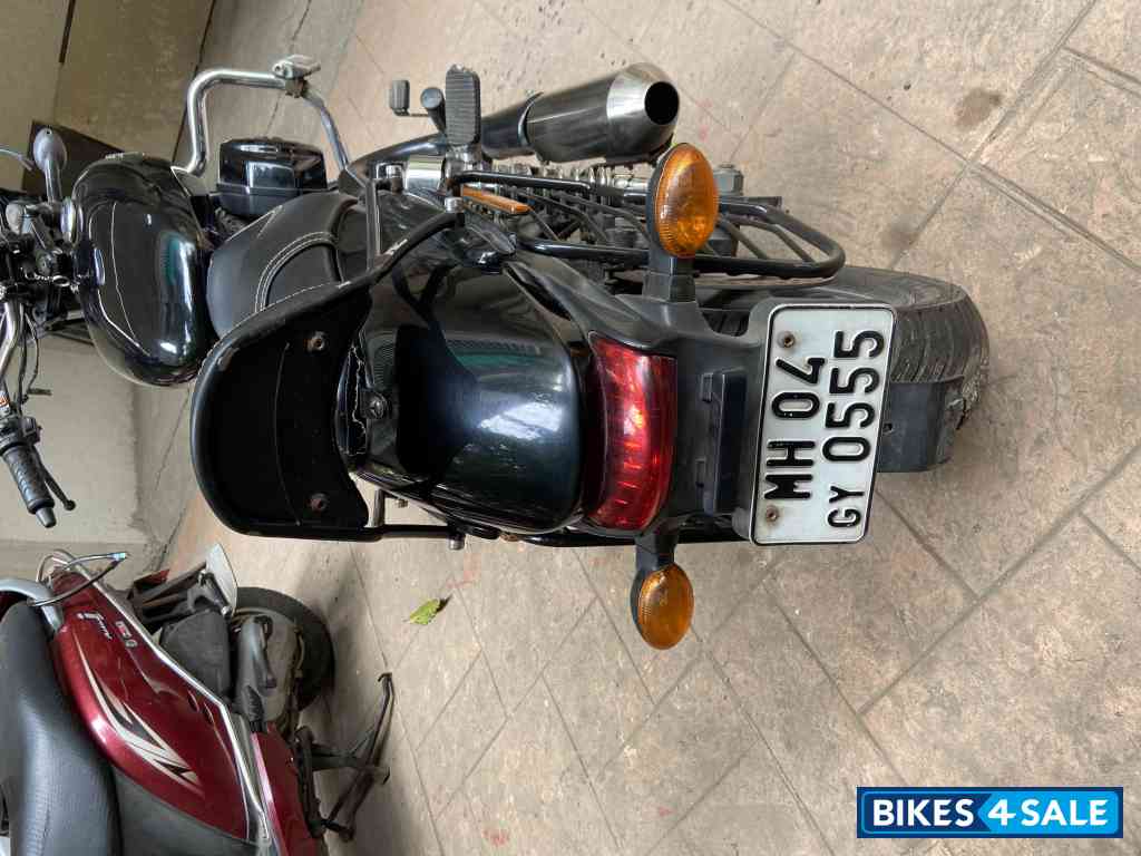 Black Harley Davidson Street 750