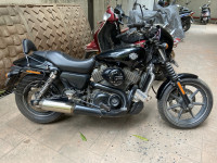 Black Harley Davidson Street 750