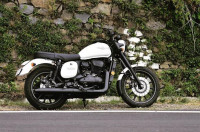 Jawa 42 Dual Channel ABS Sirius White  Model