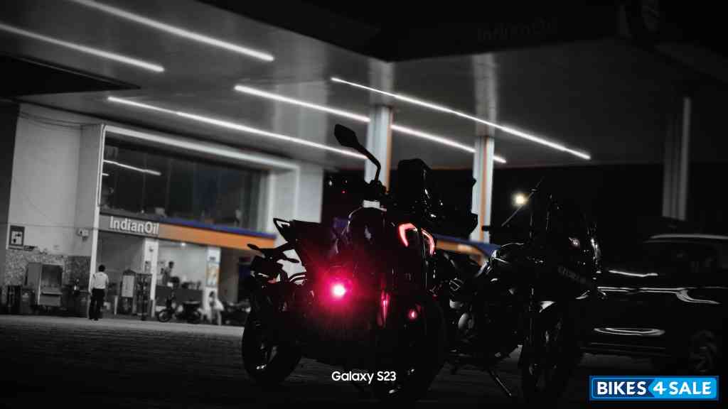 Met Ebony Black And Grey KTM Duke 250 2022