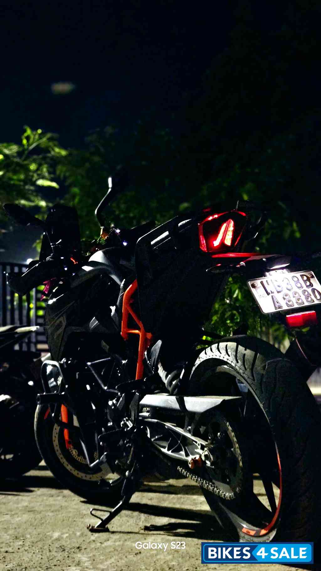 Met Ebony Black And Grey KTM Duke 250 2022