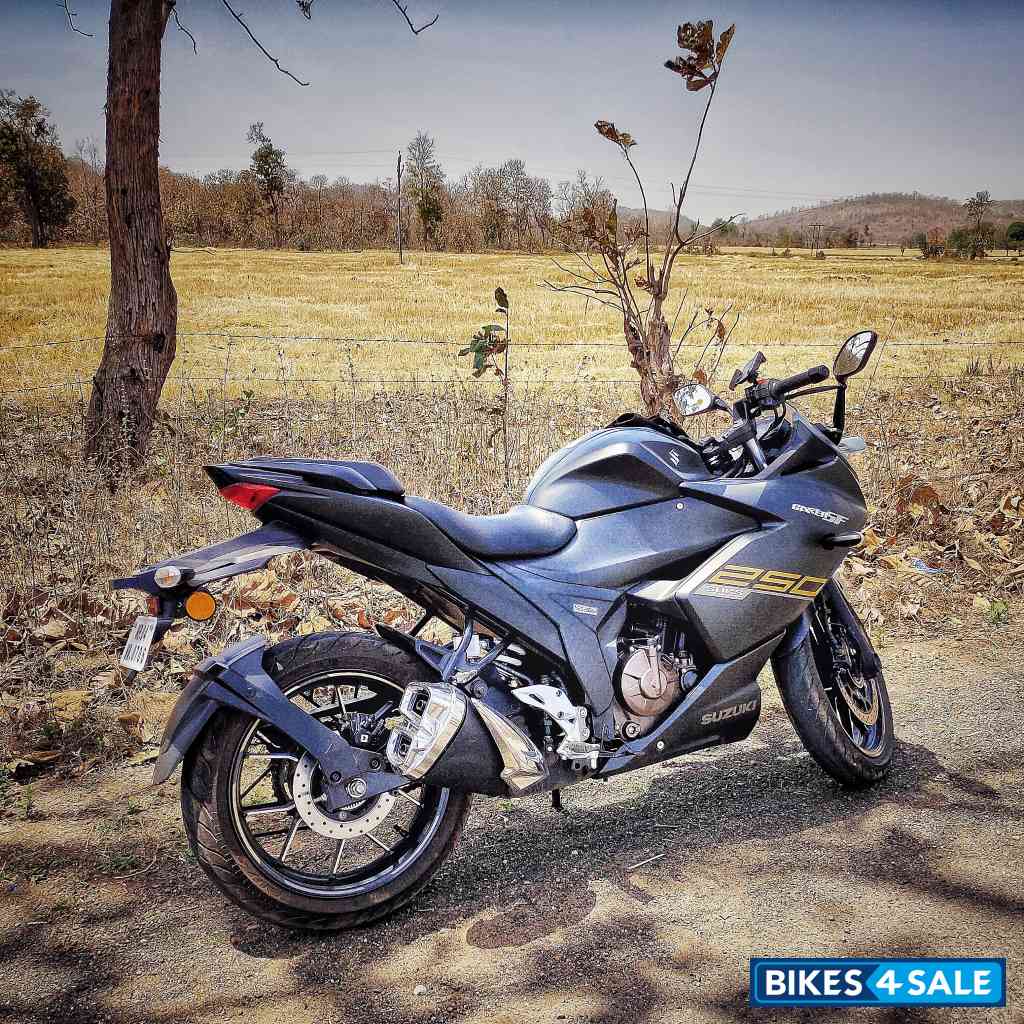 Suzuki Gixxer SF 250 BS6 Suzuki Gixxer SF 250 BS6