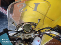 Black Bajaj Avenger Cruise 220