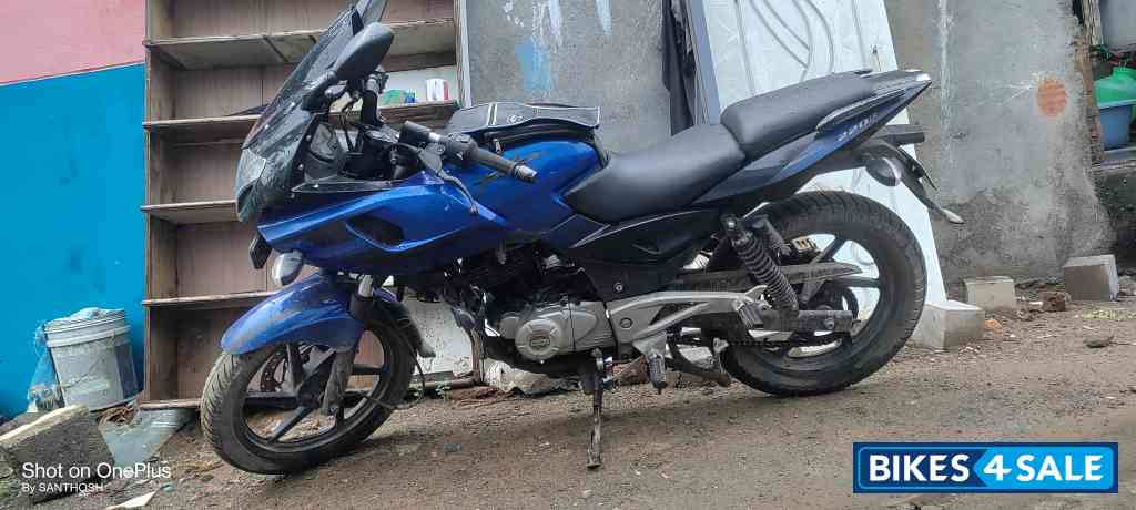Bajaj Pulsar 220F