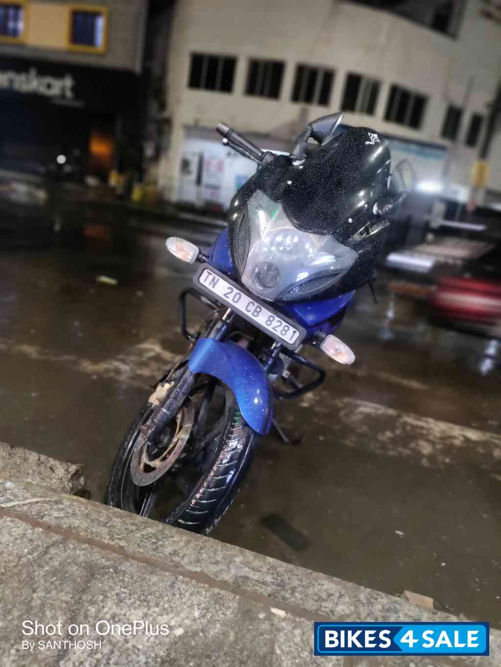 Bajaj Pulsar 220F