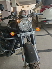 Stealth Black Royal Enfield Classic Stealth Black