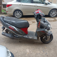 Black Yamaha Cygnus Ray ZR Street Rally